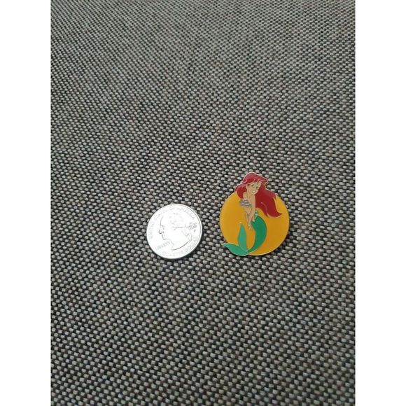 Disney Ariel The Little Mermaid Pin - Picture 1 of 1